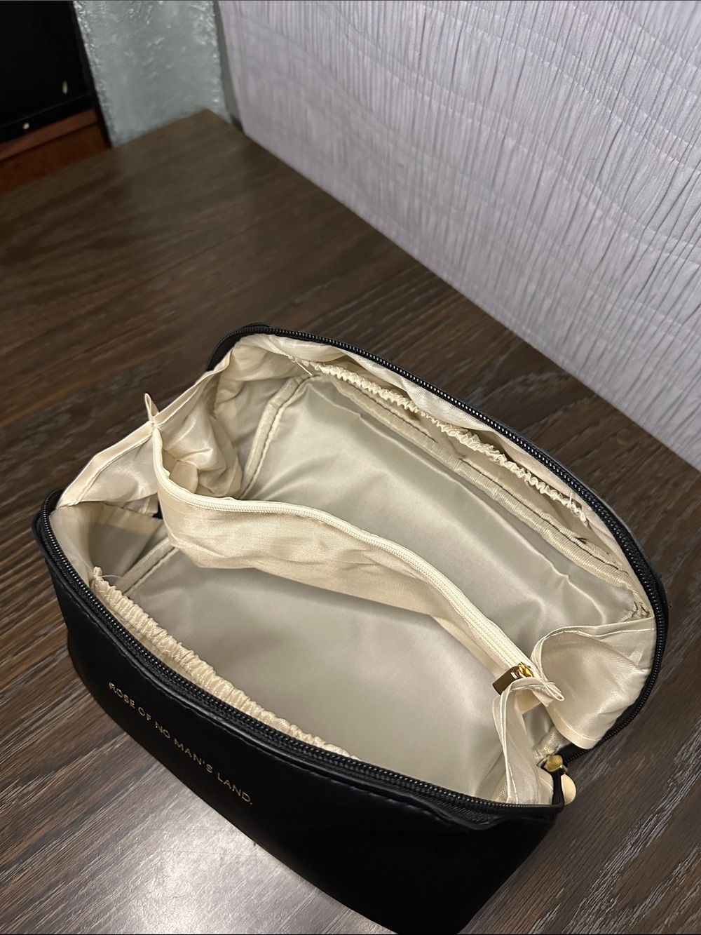 Rose Of No Man’s Land make up bag - Picture 2 of 3